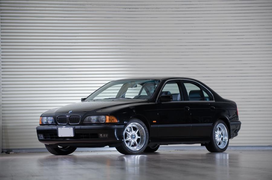  BMW 540i Sport 1997 года  (фото 1 из 8)